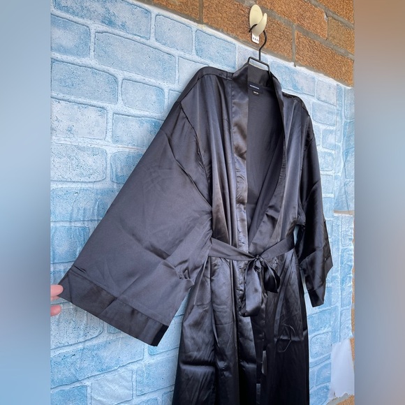 Pronovias Black Satin Robe one size - Picture 5 of 10